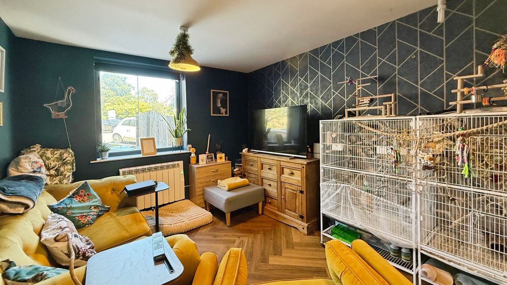 1 bed flat for saleManvers Street, Trowbridge BA14 photo 4