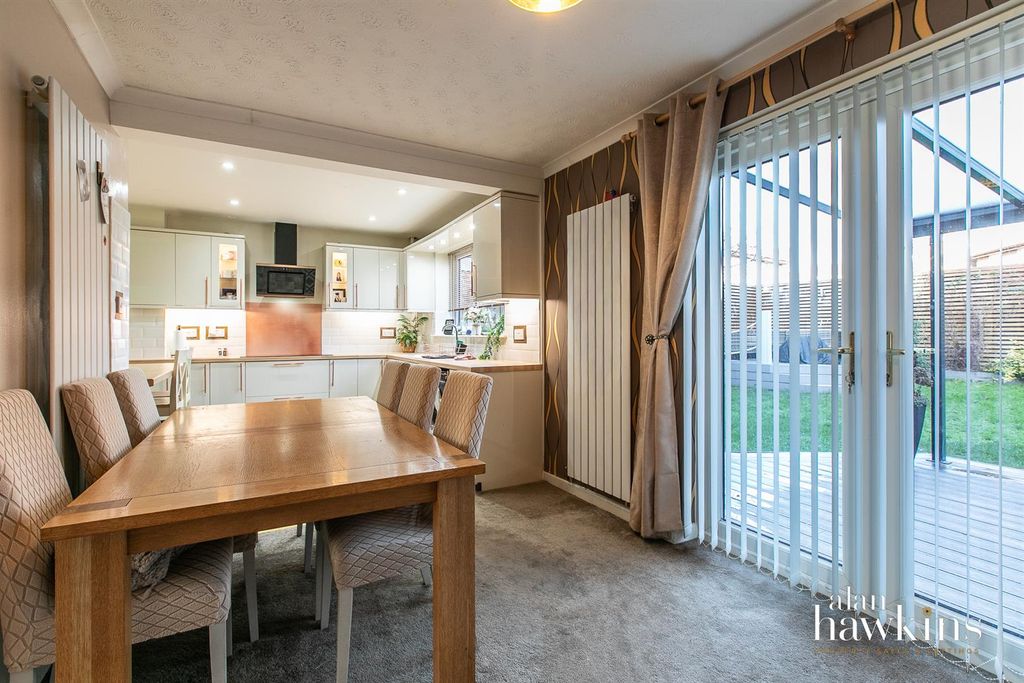 Additional image 7 of 4 bed detached house for saleHigh Mead, Woodshaw, Royal Wootton Bassett SN4