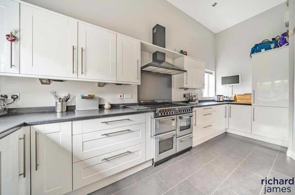 Additional image 8 of 5 bed detached house for saleOkus Road, Swindon SN1