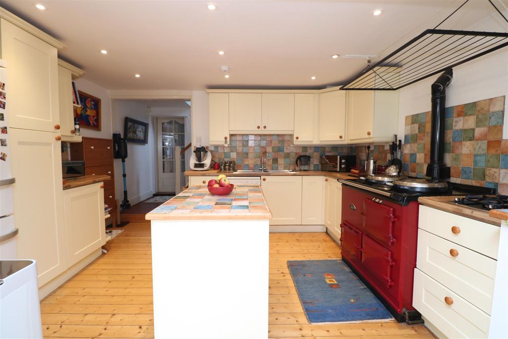 Additional image 7 of 3 bed semi-detached house for saleClarendon Road, Trowbridge BA14