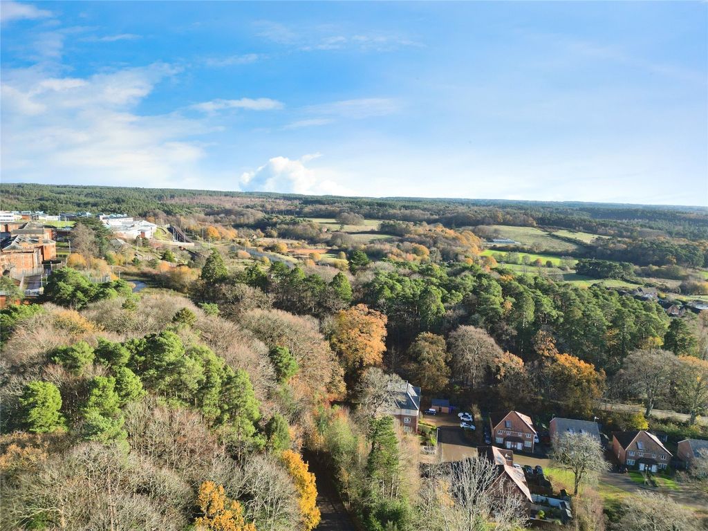 Additional image 13 of 2 bed flat for saleEdrich Grange, Crowthorne, Berkshire RG45