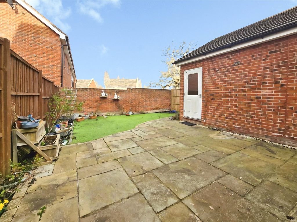 Additional image 11 of 3 bed semi-detached house for saleNicholson Park, Bracknell, Berkshire RG12