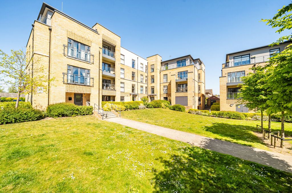 Additional image 16 of 2 bed flat for saleBroad Lane, Bracknell RG12
