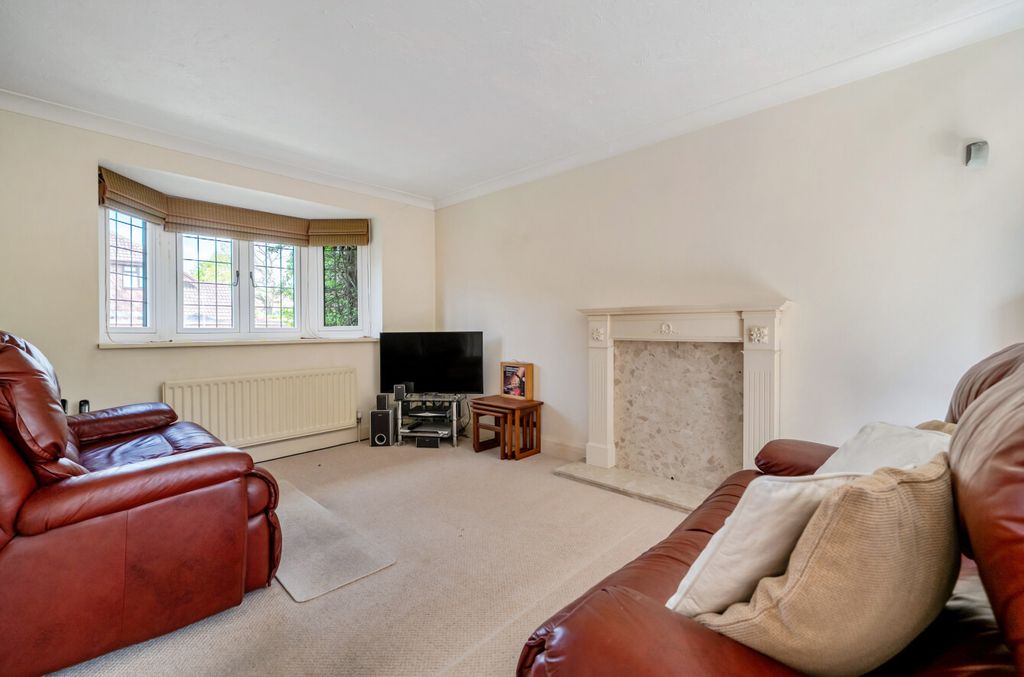 Additional image 2 of 3 bed end terrace house for saleStevenson Drive, Binfield, Bracknell RG42