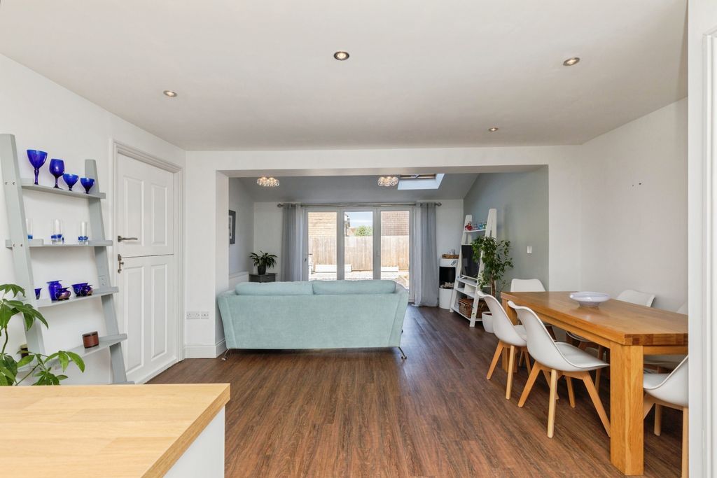 Additional image 5 of 3 bed semi-detached house for saleRoyal Field Close, Chippenham SN14