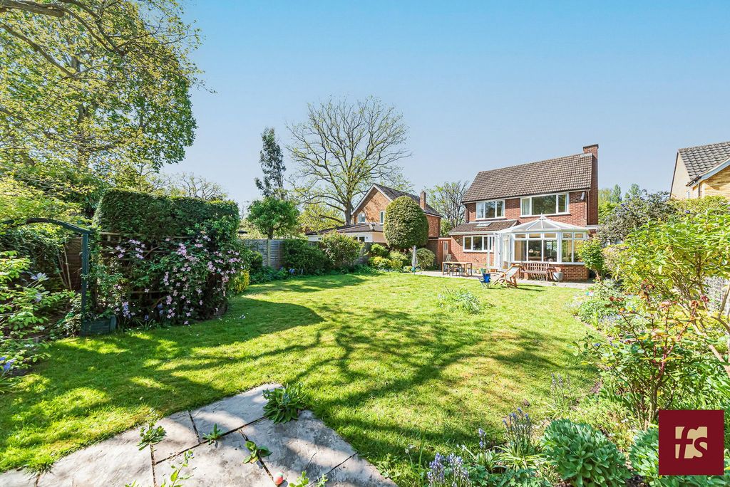 Additional image 3 of 3 bed detached house for saleHillary Drive, Crowthorne, Berkshire RG45