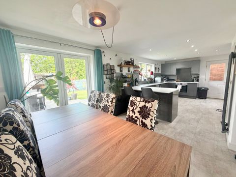 Sunnymead Close, Townhill, Swansea SA1