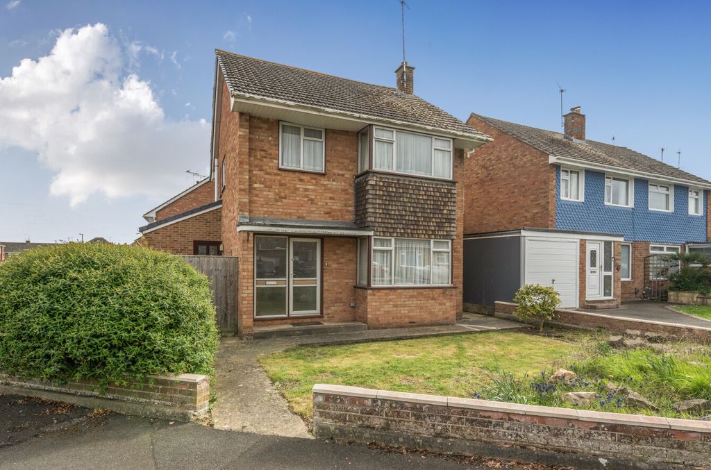 3 bed detached house for saleWeedon Road, Stratton St Margaret, Swindon SN3