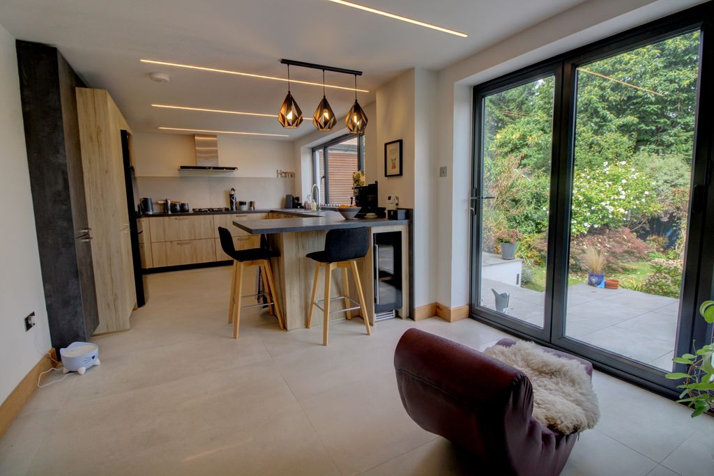 Additional image 3 of 4 bed semi-detached house for saleLily Hill Road, Bracknell RG12