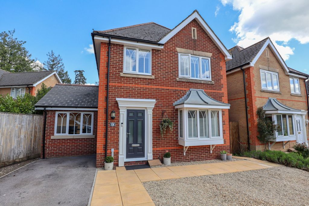 4 bed detached house for saleEbor Gardens, Calne SN11