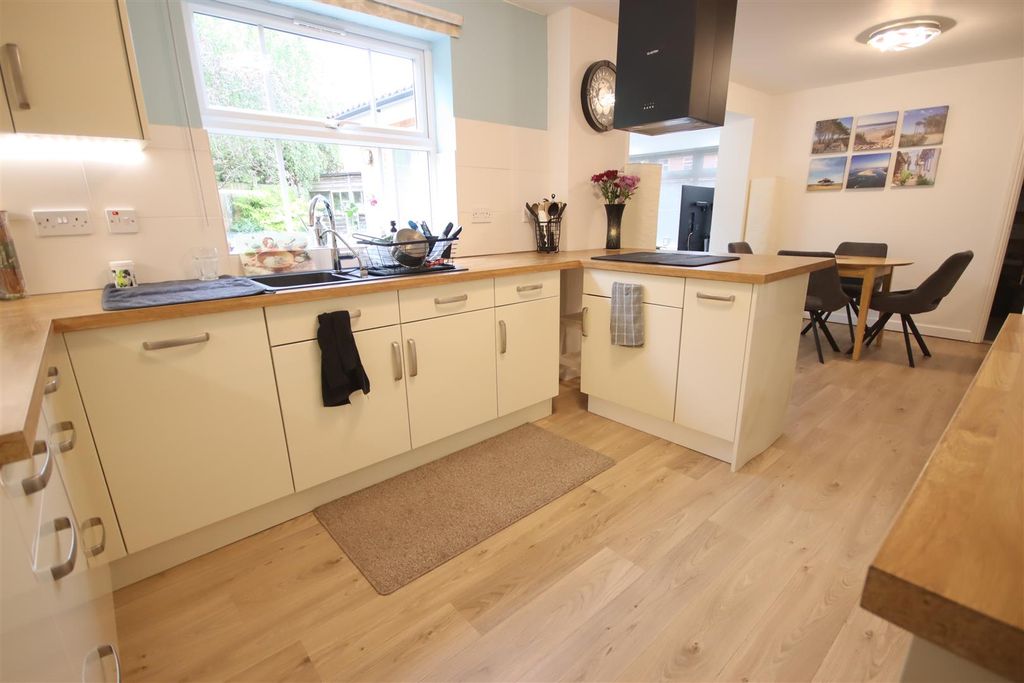 Additional image 4 of 4 bed detached house for saleAintree Drive, Chippenham SN14