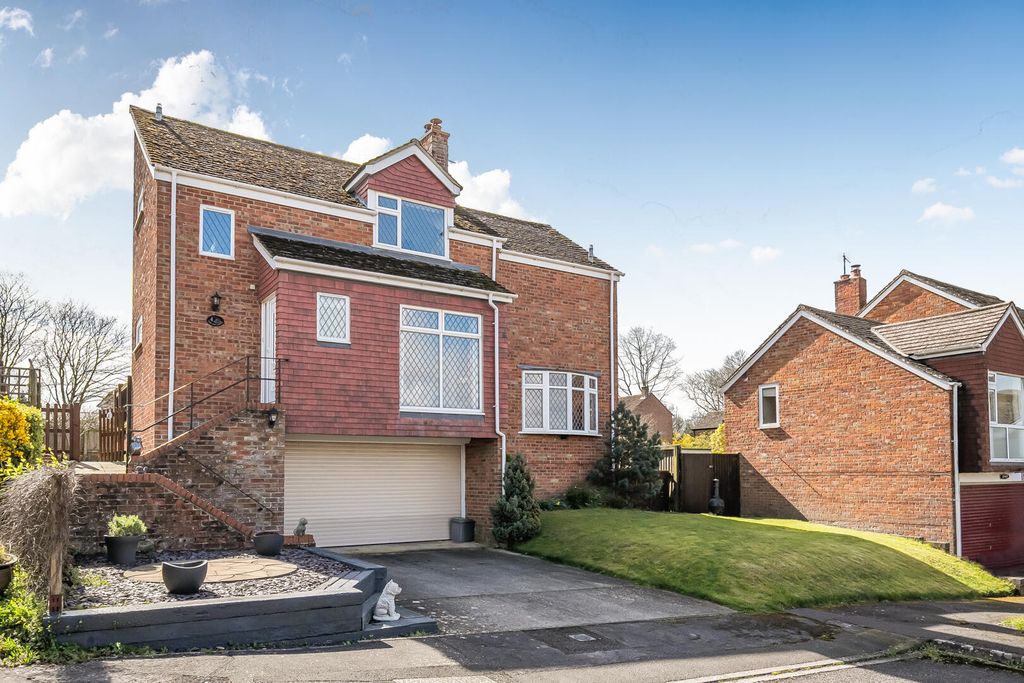 4 bed detached house for saleGaisford Chase, Worton, Devizes SN10