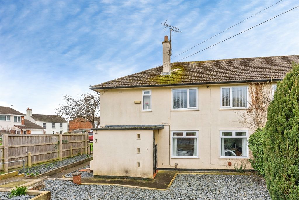 2 bed maisonette for saleMoredon Park, Swindon SN2