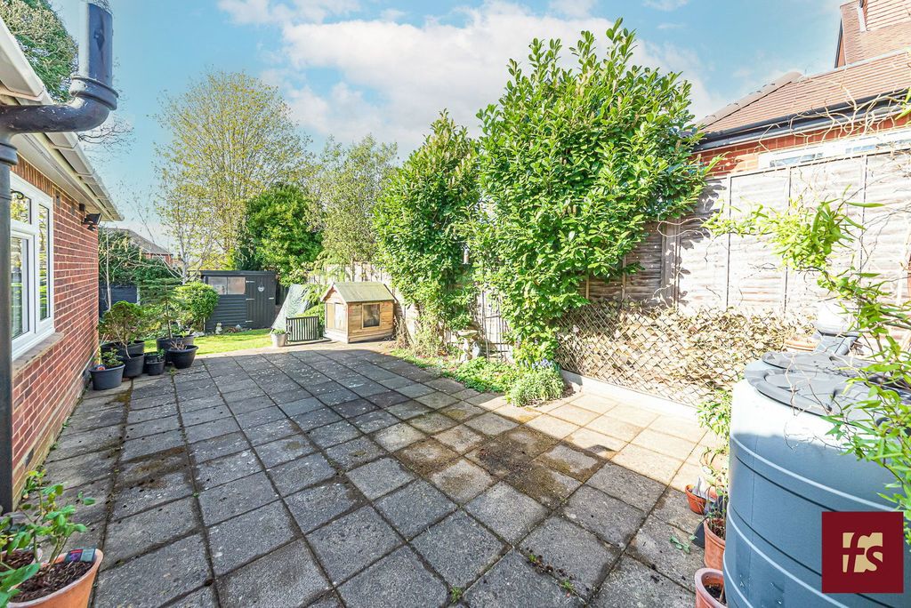 Additional image 14 of 3 bed semi-detached bungalow for saleNapier Road, Crowthorne, Berkshire RG45