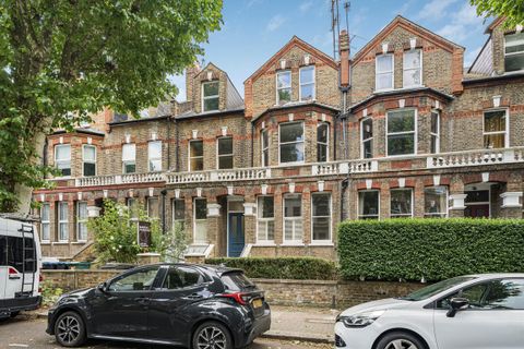 Brondesbury Villas, Queen's Park NW6