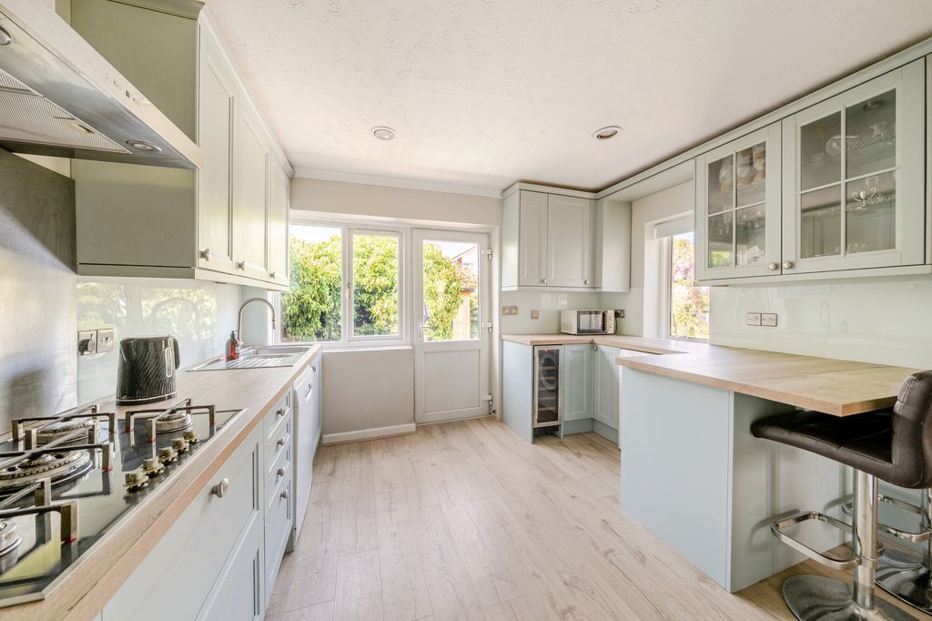 Additional image 4 of 3 bed detached house for saleQueens Close, Ascot SL5