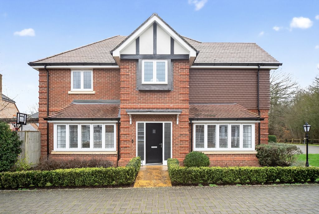 4 bed detached house for saleThe Limes, Bracknell RG42