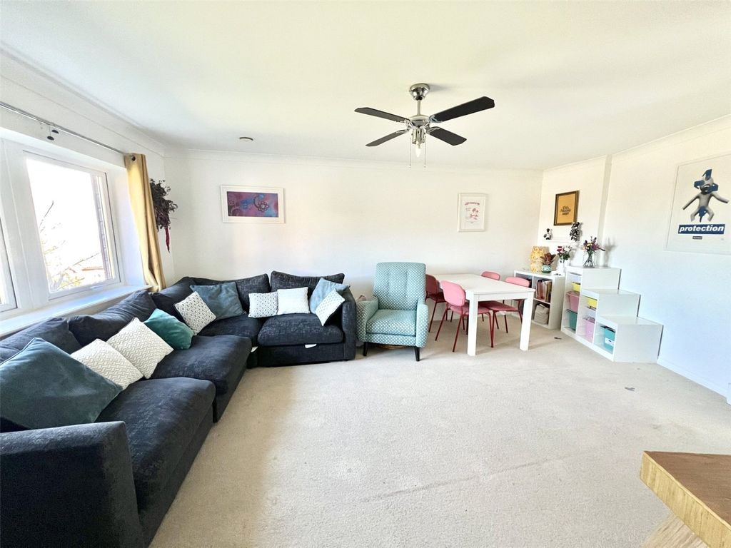 Additional image 9 of 2 bed flat for saleChain Court, Old Town, Swindon SN1