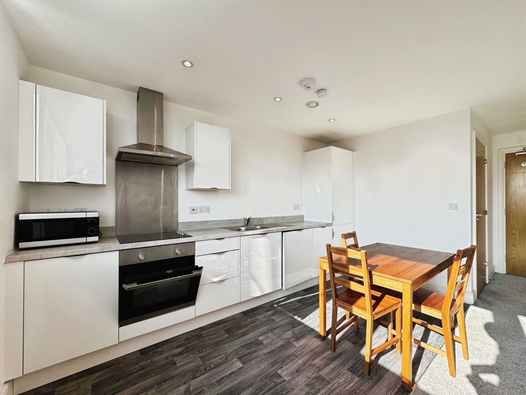 Studio for saleFleming Way, Swindon SN1 photo 2