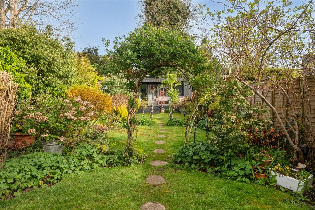 Additional image 20 of 3 bed terraced house for saleCambridge Road, Crowthorne, Berkshire RG45