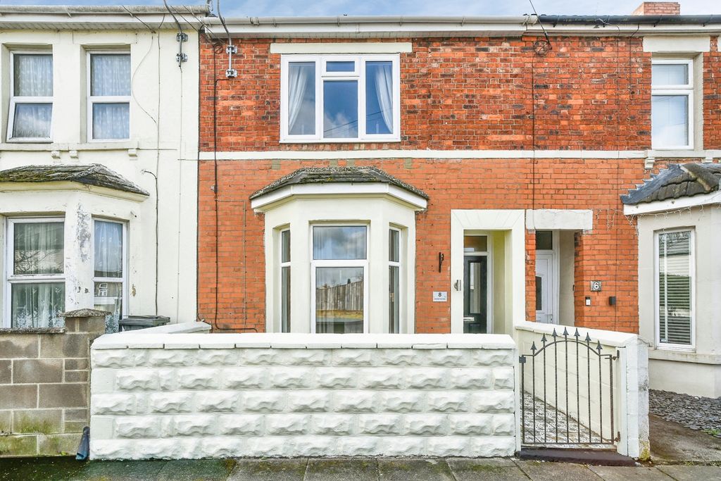 3 bed terraced house for saleBessemer Road West, Swindon SN2