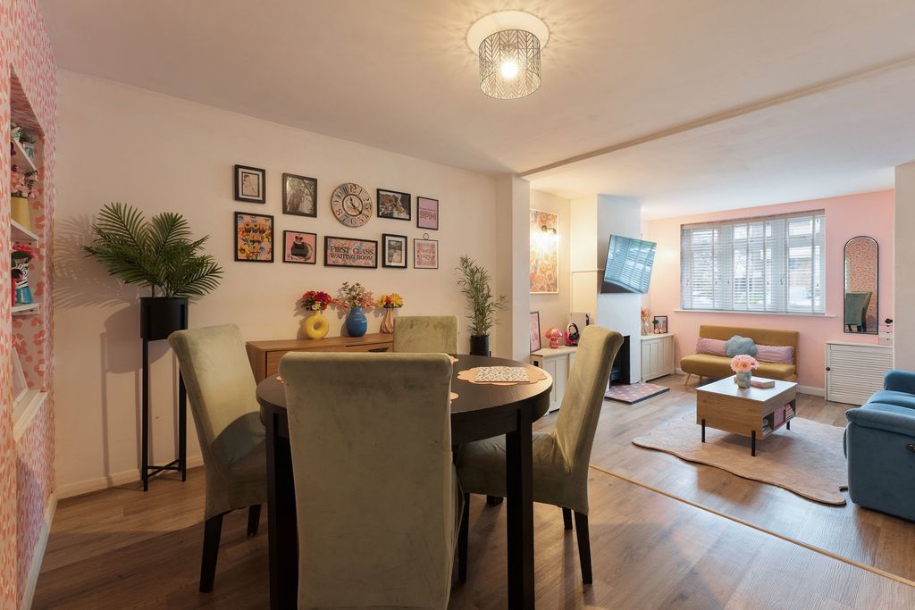 Additional image 11 of 4 bed terraced house for saleWyndham Road, Salisbury SP1