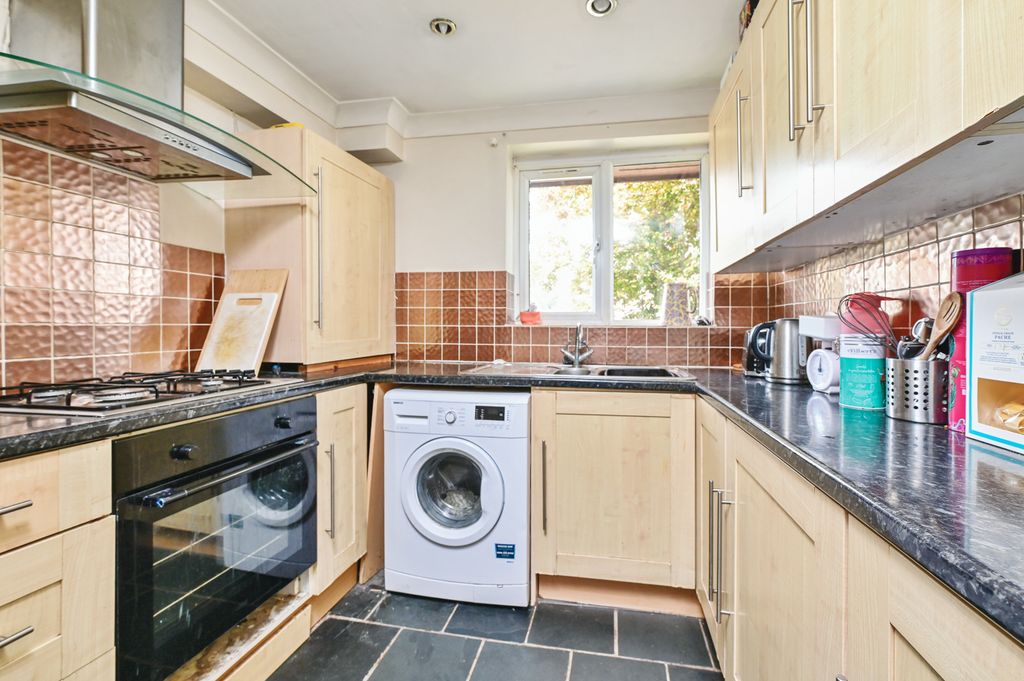 Additional image 4 of 1 bed maisonette for saleKingsway, Blackwater, Camberley GU17