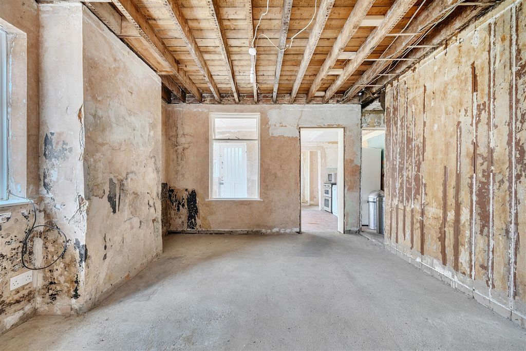 Additional image 5 of 3 bed semi-detached house for saleDevizes Road, Wroughton SN4