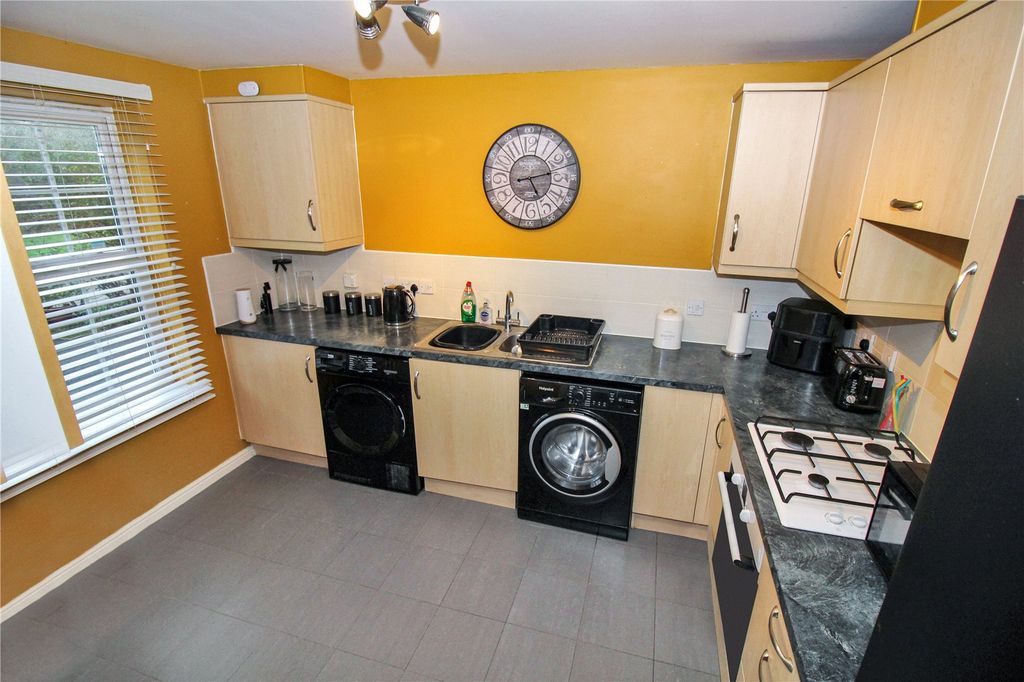 Additional image 3 of 4 bed semi-detached house for saleCharmind Walk, Winterbourne Road, Swindon, Wiltshire SN25