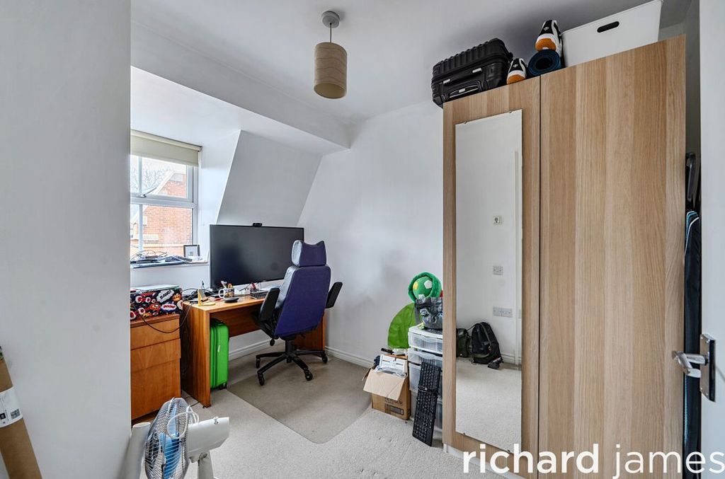 Additional image 7 of 2 bed flat for saleKimmeridge Court, Old Town, Swindon SN1