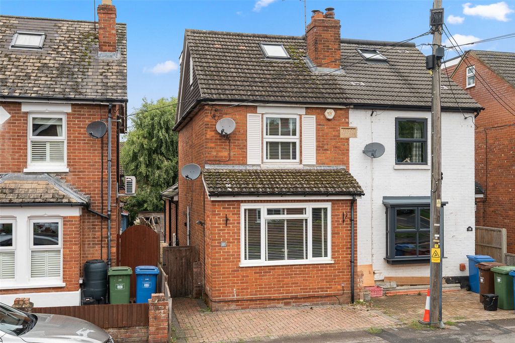 3 bed semi-detached house for saleCollege Road, College Town, Sandhurst, Berkshire GU47