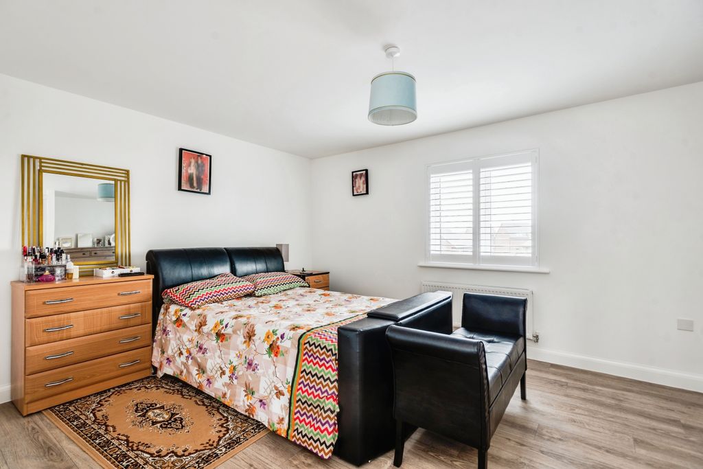 Additional image 9 of 4 bed detached house for saleScott Way, Swindon SN1