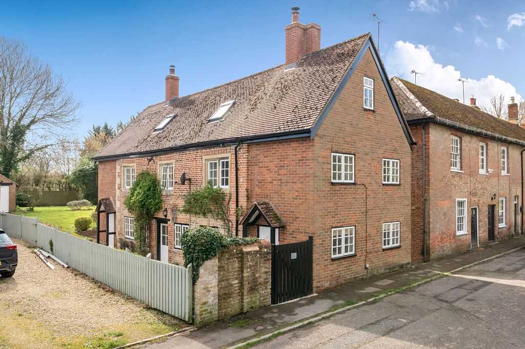 4 bed detached house for saleHeytesbury, Warminster BA12