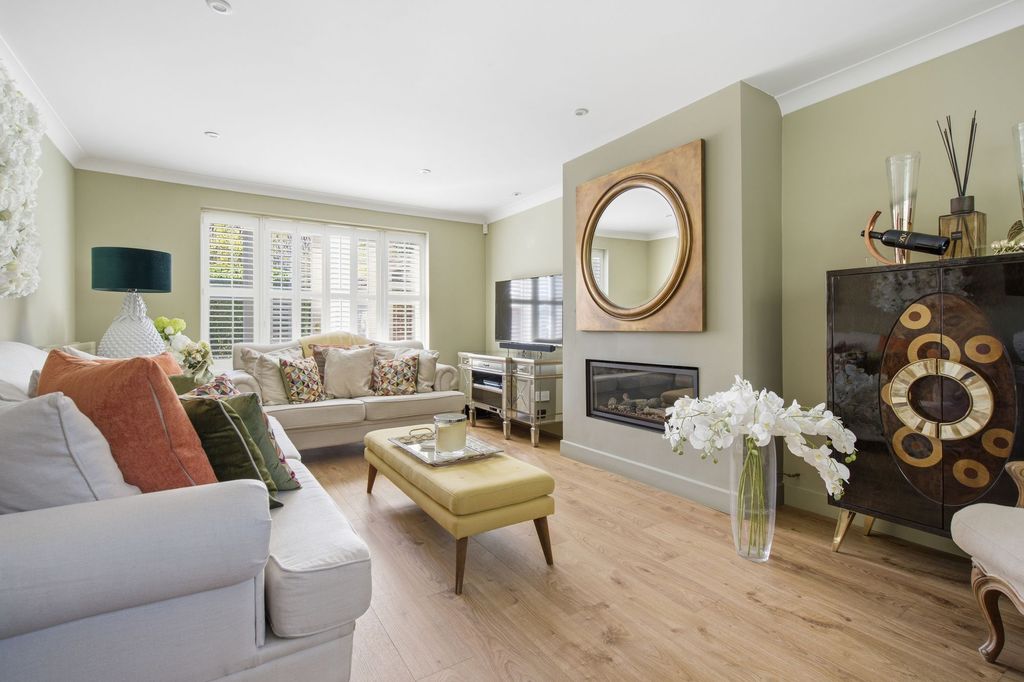 Additional image 2 of 4 bed detached house for saleRoundshead Drive, Warfield RG42