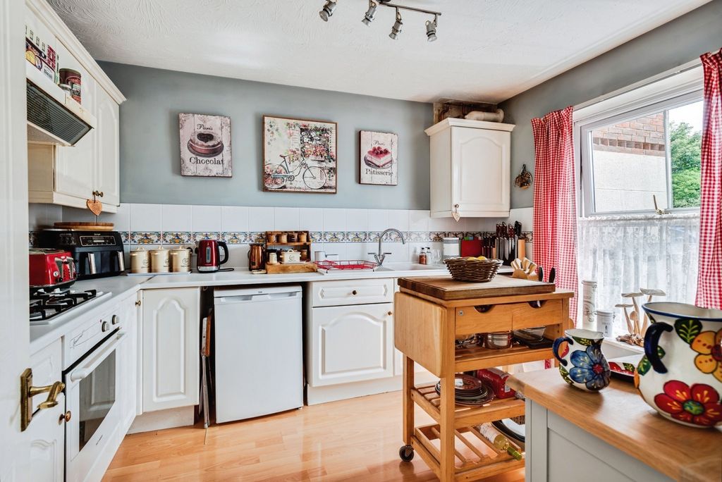 Additional image 4 of 2 bed terraced house for salePasture Close, Swindon, Wiltshire SN2