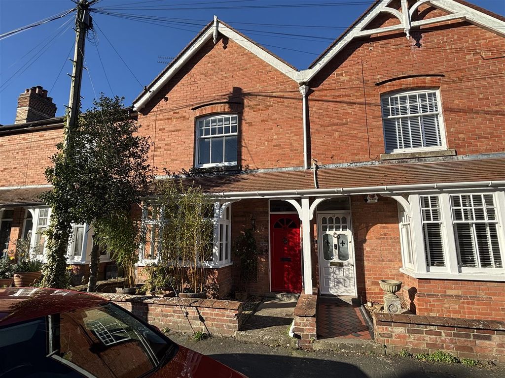 3 bed terraced house for saleVictoria Road, Devizes SN10