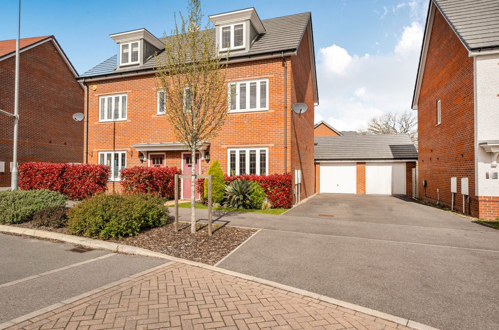 Additional image 20 of 3 bed semi-detached house for saleHunstanton Drive, Binfield, Bracknell, Berkshire RG42
