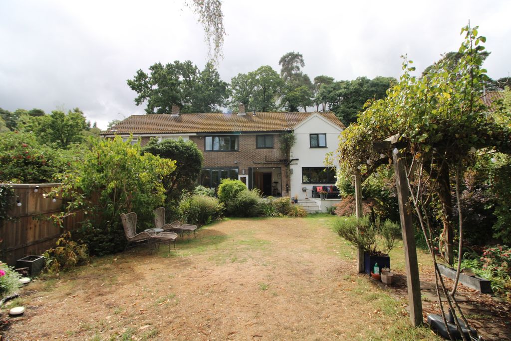 Additional image 17 of 4 bed semi-detached house for saleLily Hill Road, Bracknell RG12