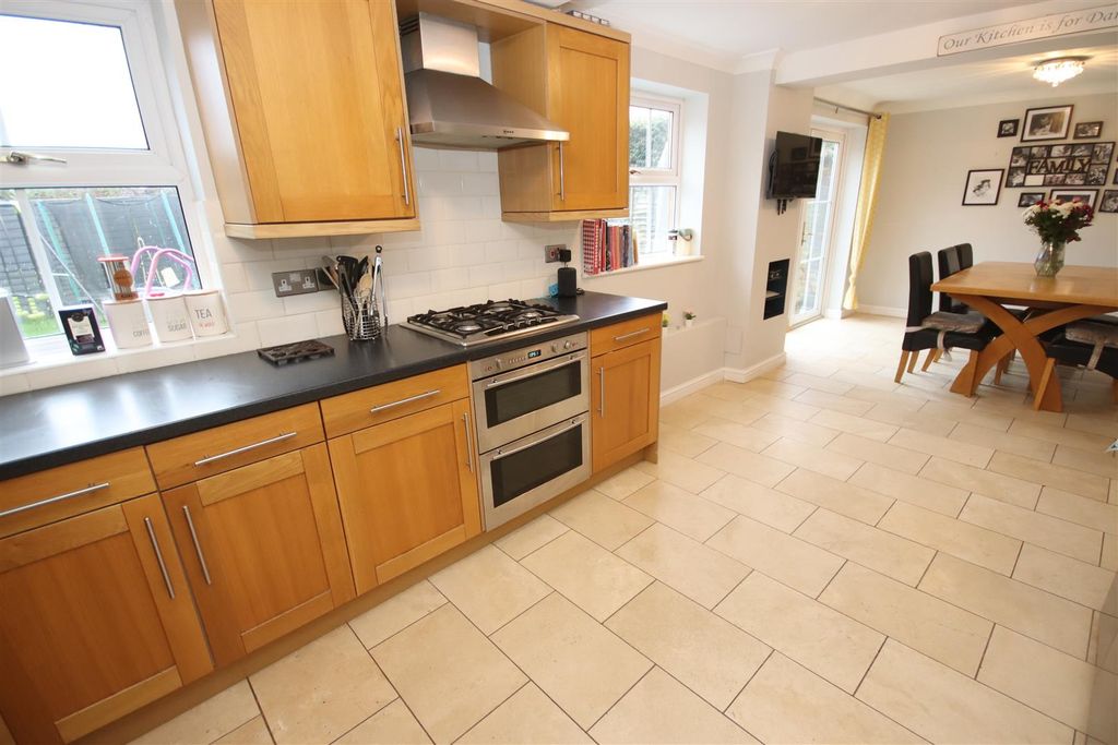 Additional image 4 of 5 bed detached house for saleAintree Drive, Chippenham SN14