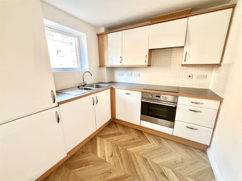 Additional image 2 of 2 bed flat for saleChain Court, Old Town, Swindon SN1