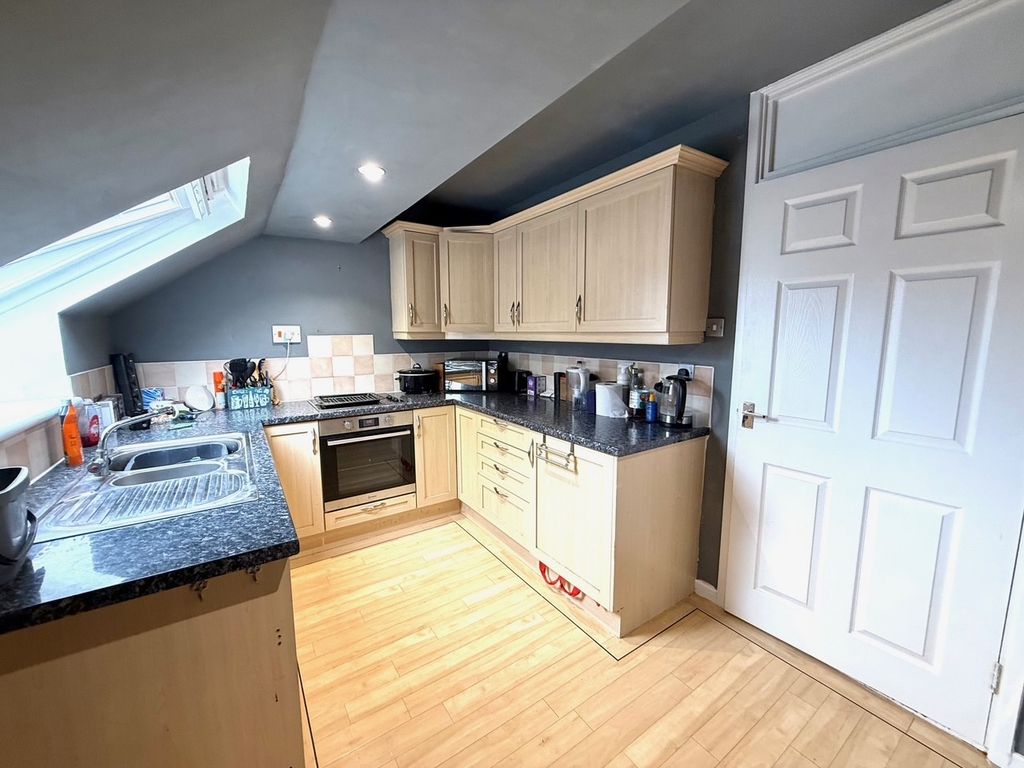 Additional image 5 of 1 bed flat for saleNorthcott, Bracknell RG12