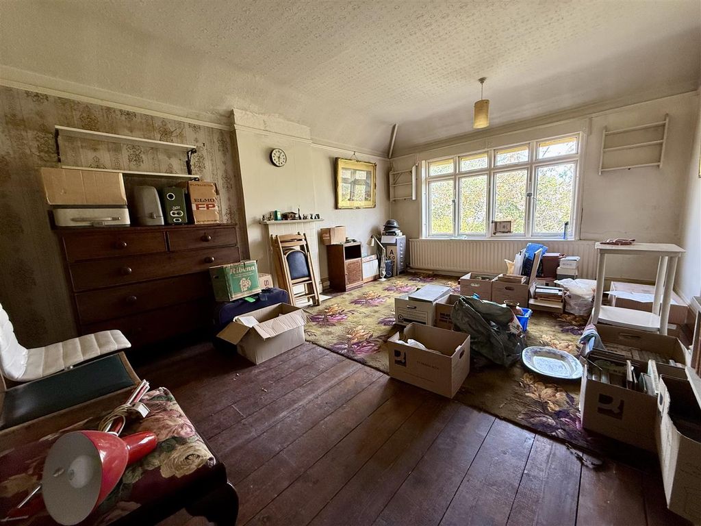 Additional image 9 of 4 bed detached house for saleMarlborough Road, Swindon SN3
