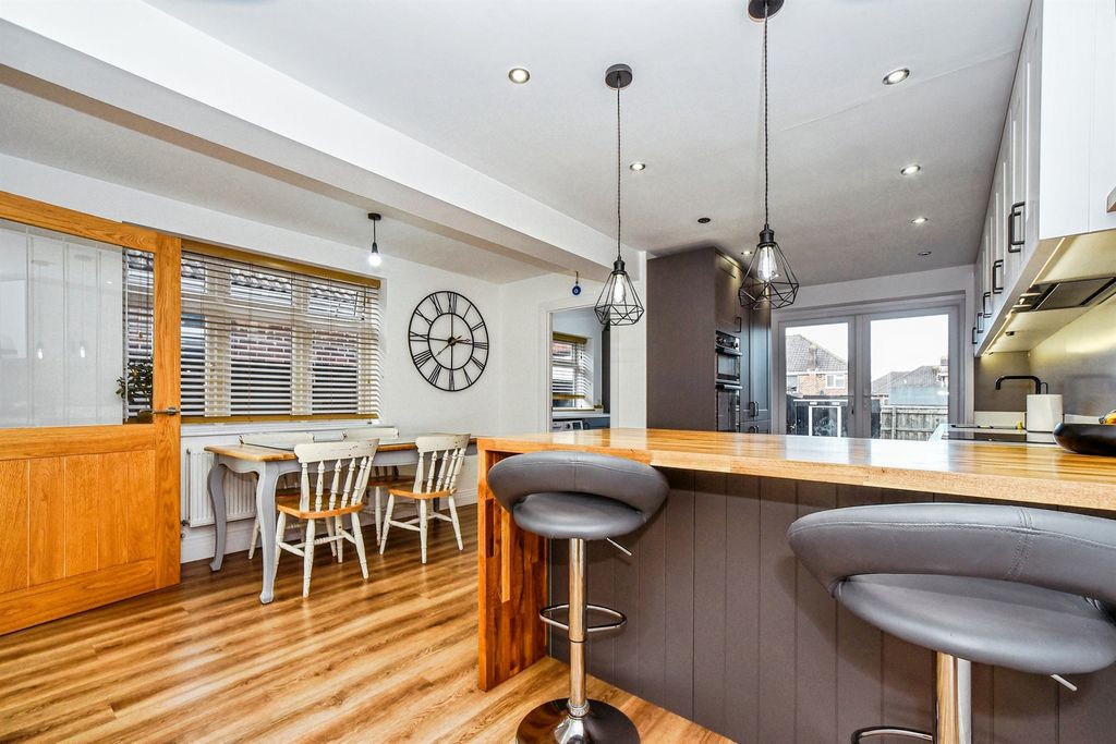 Additional image 6 of 3 bed semi-detached bungalow for saleBanbury Close, Swindon SN3