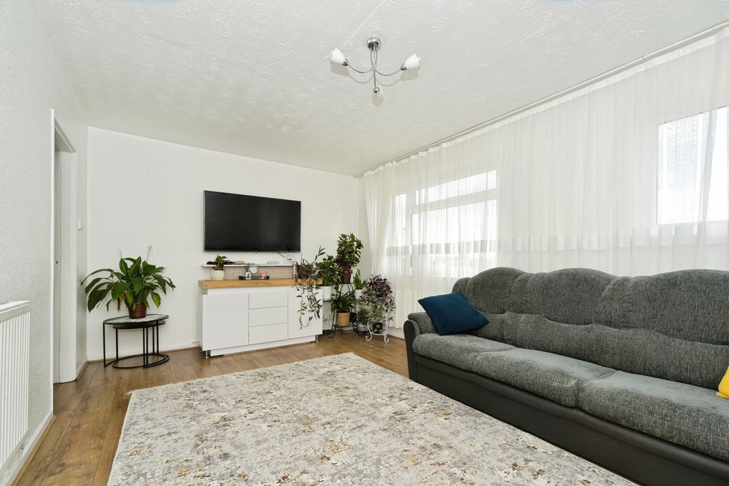 Additional image 5 of 2 bed flat for saleStaverton Way, Swindon, Wiltshire SN2