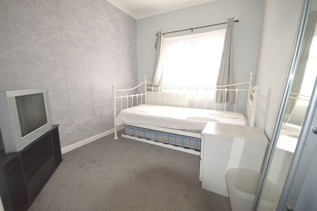 Additional image 11 of 3 bed semi-detached house for saleFairfield Road, Salisbury SP1