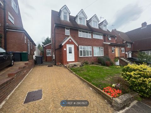 Sunnyfield, London NW7