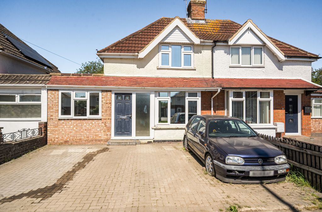 2 bed semi-detached house for saleOxford Road, Stratton St Margaret, Swindon SN3
