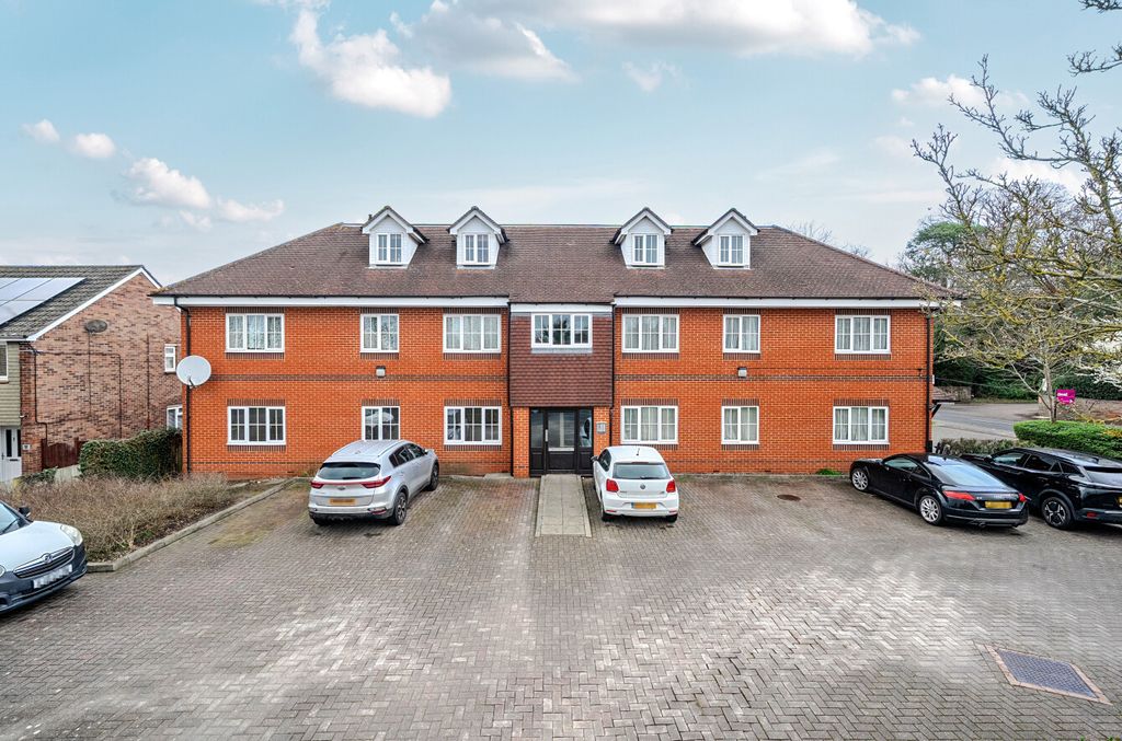 Additional image 12 of 2 bed flat for saleRoebuck Estate, Binfield, Bracknell, Berkshire RG42