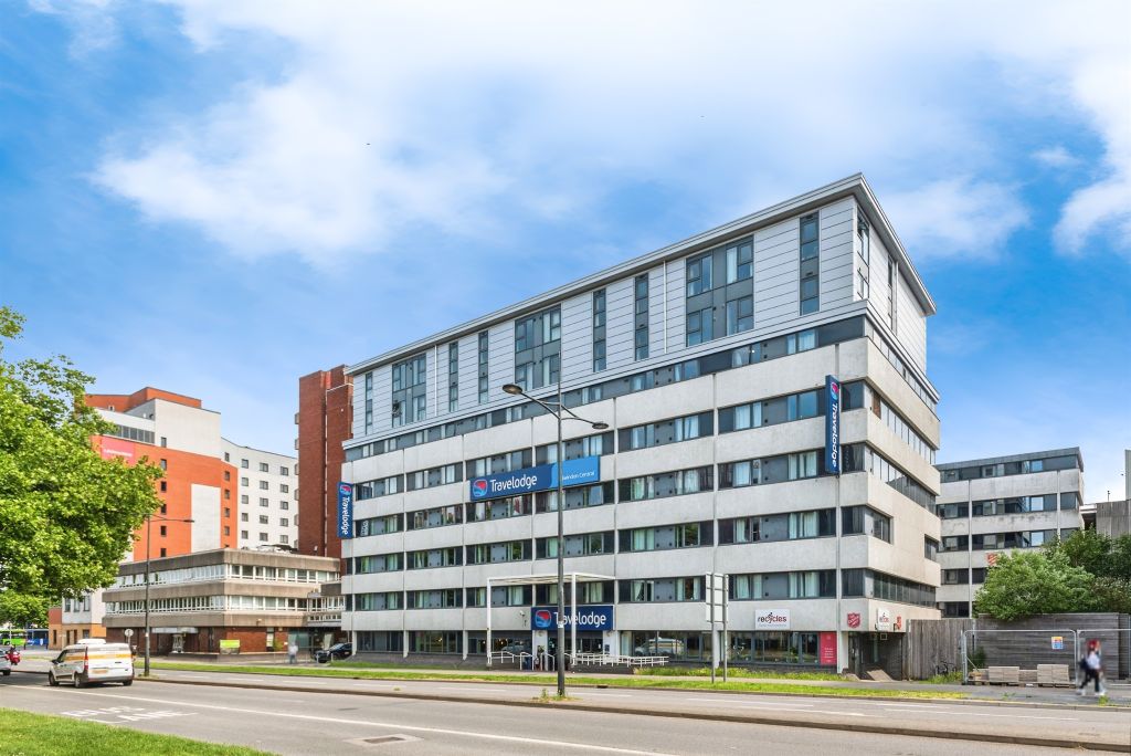 2 bed flat for salePrinces Street, Swindon SN1