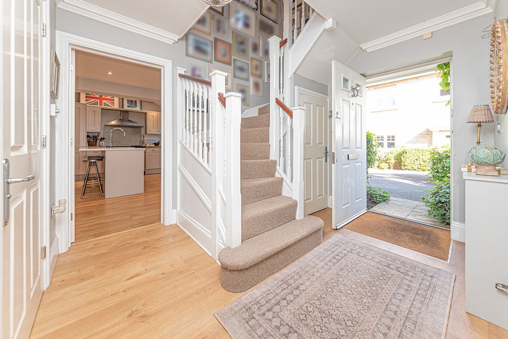 Additional image 8 of 4 bed detached house for saleThe Limes, Haley Green, Bracknell, Berks RG42